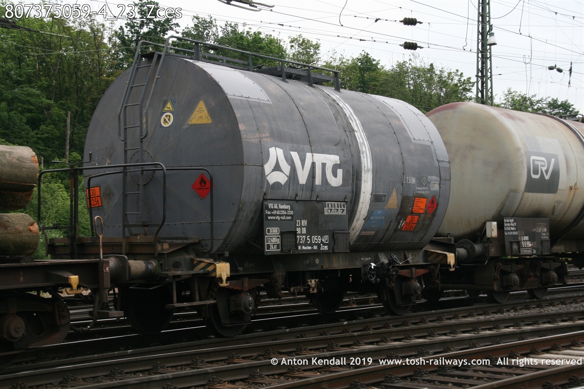807375059-4_23_Zces.jpg